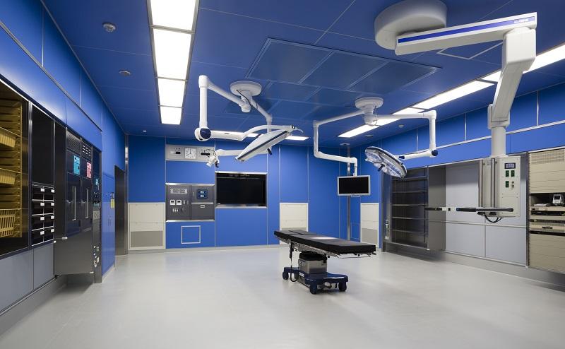 年間約700件の手術と最新設備、千葉大学医学部附属病院との連携で最先端の医療を提供