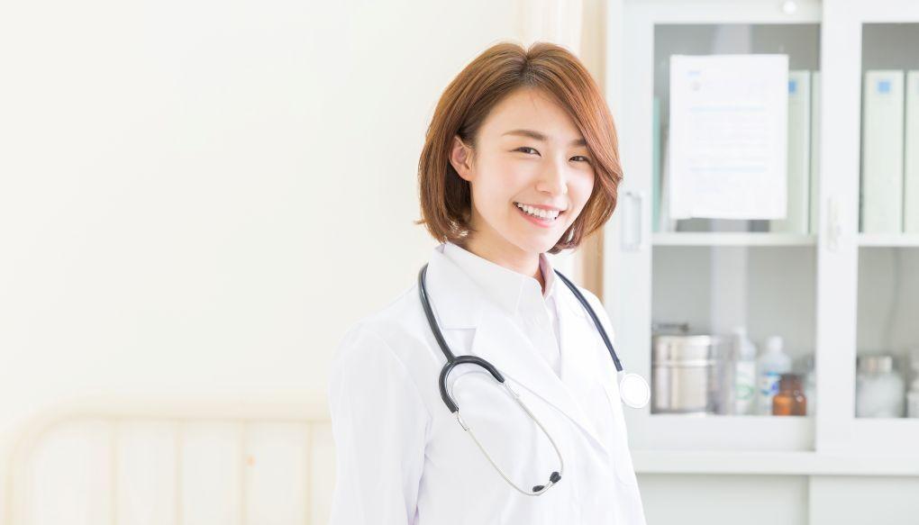 女性医師の平均年収と「キャリアの壁」を乗り越え、ライフイベントを年収アップの転機に変える方法