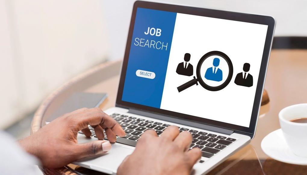 虫眼鏡で見極め方を示唆する画像