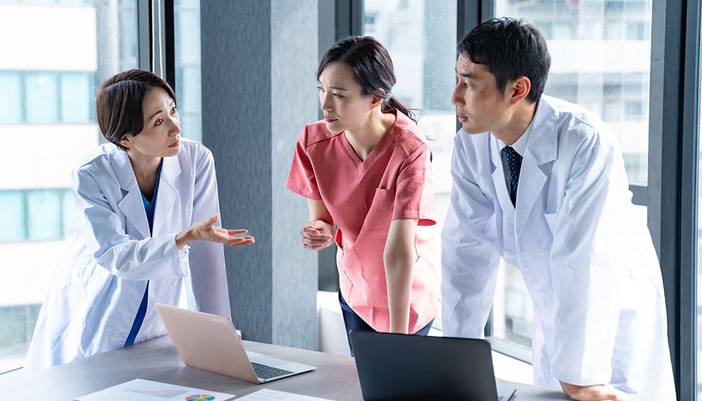 病床機能について話し合う医師のイメージ